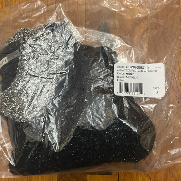 Alice+Olivia Akira textured cardi w/embellished collar size S in black metallic - Picture 6 of 6